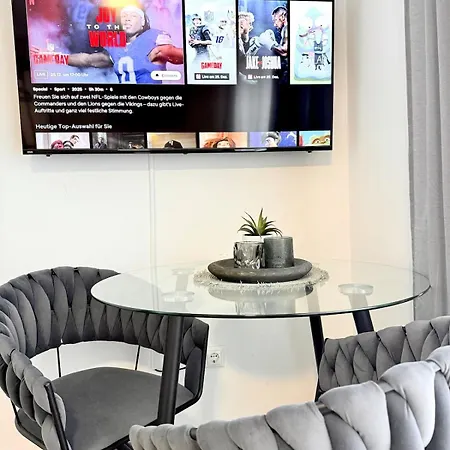 公寓 Close To Center App With Balcony With Haningchair Netflix And Self Check In