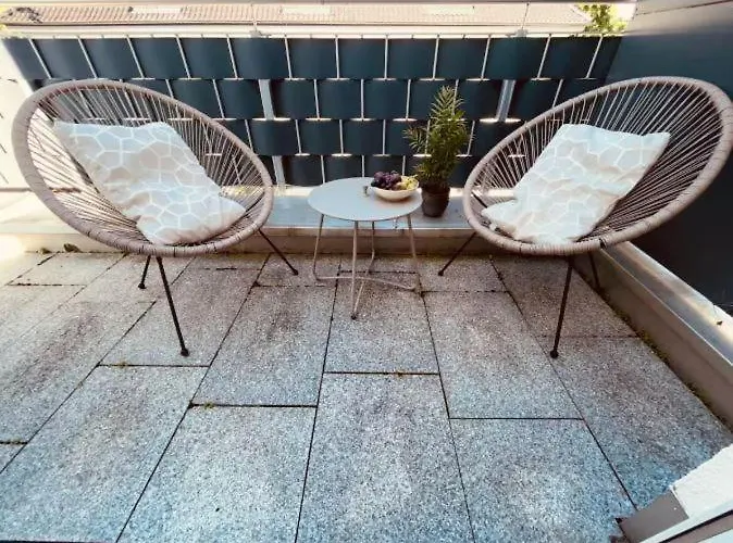 Close To Center App With Balcony Netflix And Self Checkin Augsburg